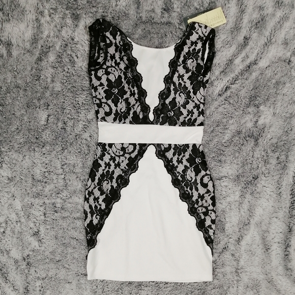 Gamiss Dresses & Skirts - Women Lace Sleeveless Mini Dress White-M